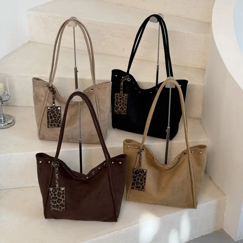 Women Suede Tote Bag with Leopard Pendant and Rivets Retro Large Capacity Shoulder Handbag for Daily School Travel