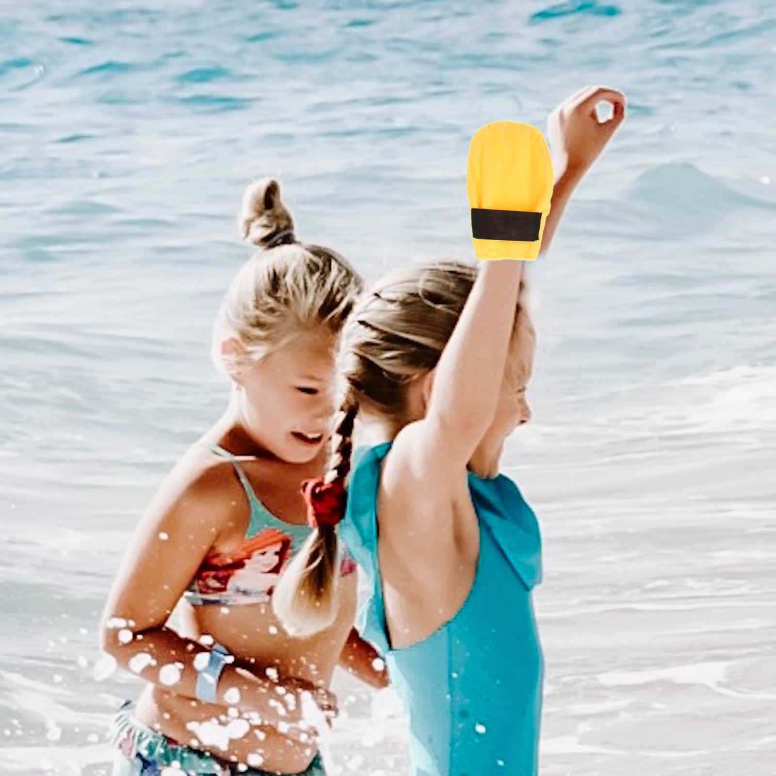 Dispositivo di rimozione per la rimozione del sacco Pulisci il guanto Detergente per il corpo Elementi essenziali per la spiaggia Strumento portatile per la rimozione della sabbia per le vacanze da campeggio giallo per bambini