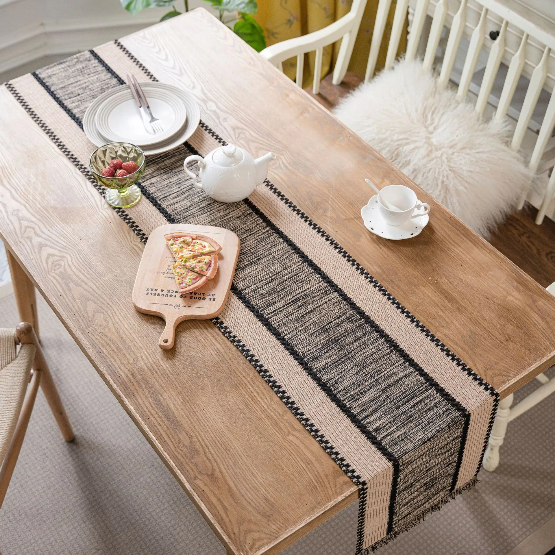 Rustic Tassel Striped Woven Table Runner Natural Jute Farmhouse Dining Table Center Decor for Holiday Banquet