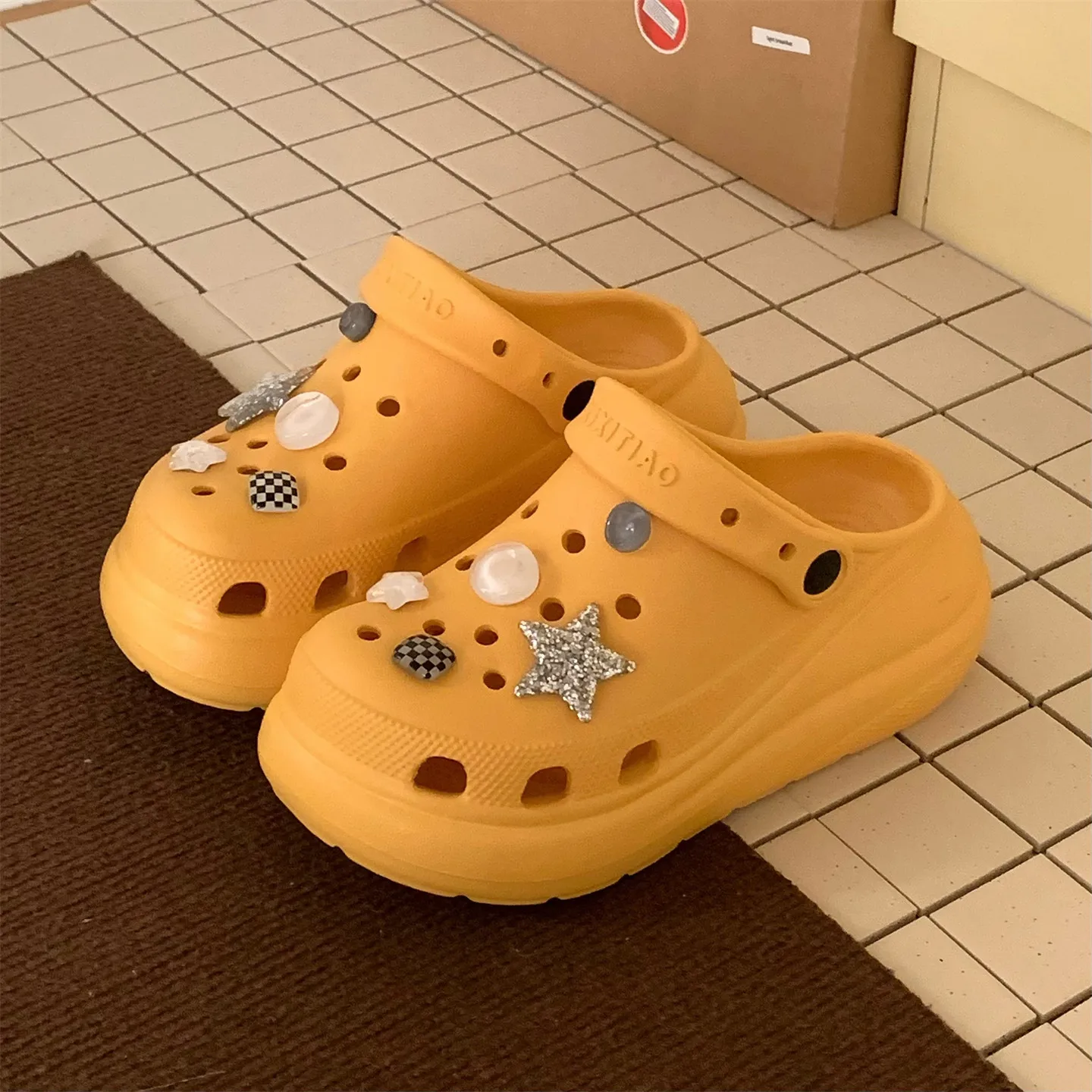 滑り止めのおしゃれな夏用スリッパ-レディース-カジュアル-ソフトボトム-厚底-新スタイル-チェック柄-星穴シューズ