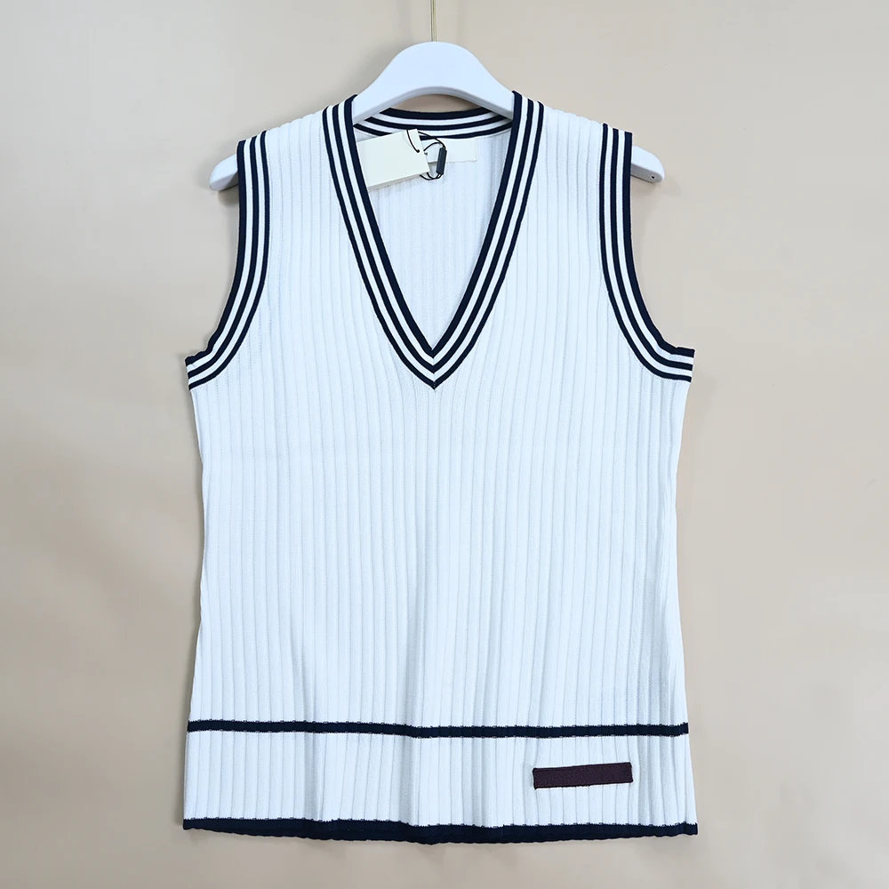 سترة نسائية جديدة بلون Blo V-Ne Svel باللون الأبيض بقصة ضيقة ملابس محبوكة للتنقل صيف 2025