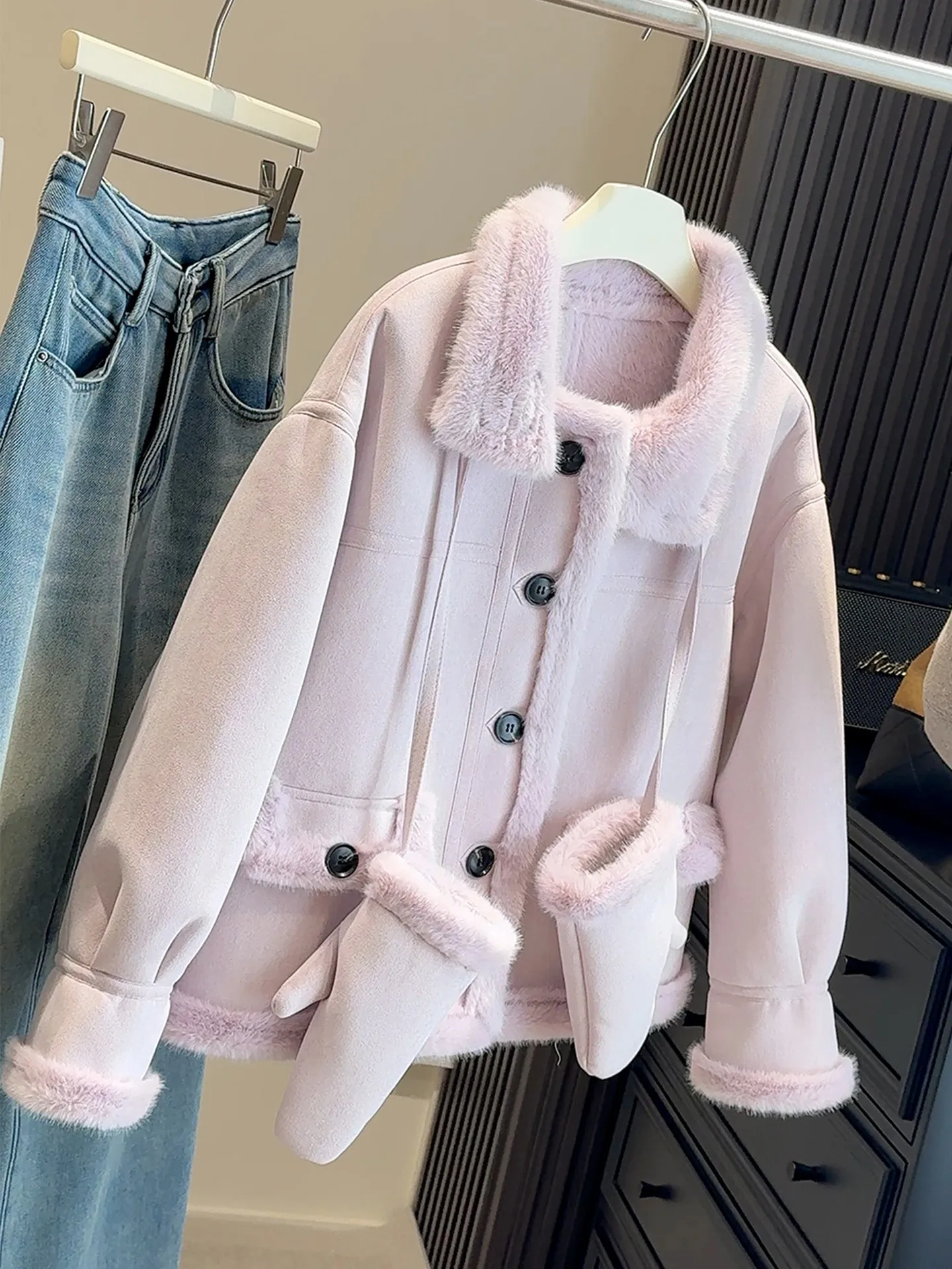 

2025 Winter New Lapel Lamb Wool Warm Cotton Jacket Reversible Suede Fur Lined Coat