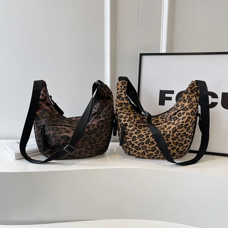 Bolsas de ombro simples grande capacidade para mulheres, bolsas crossbody, linha versátil para costura, padrão leopardo, alta qualidade, 2024