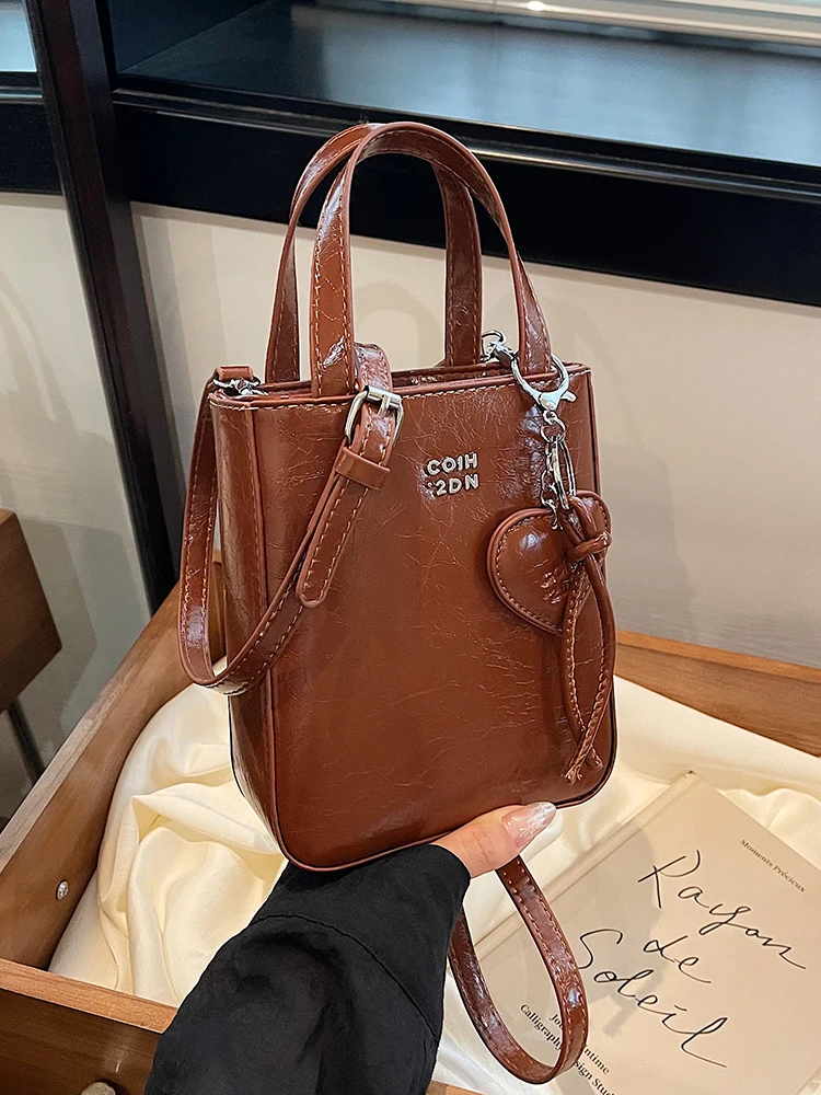Fashionable Silver Bucket Bag Women\'s Crossbody Handbag Chic Sensation Autumn Winter New Style Handbag Soft PU Leather Small ...