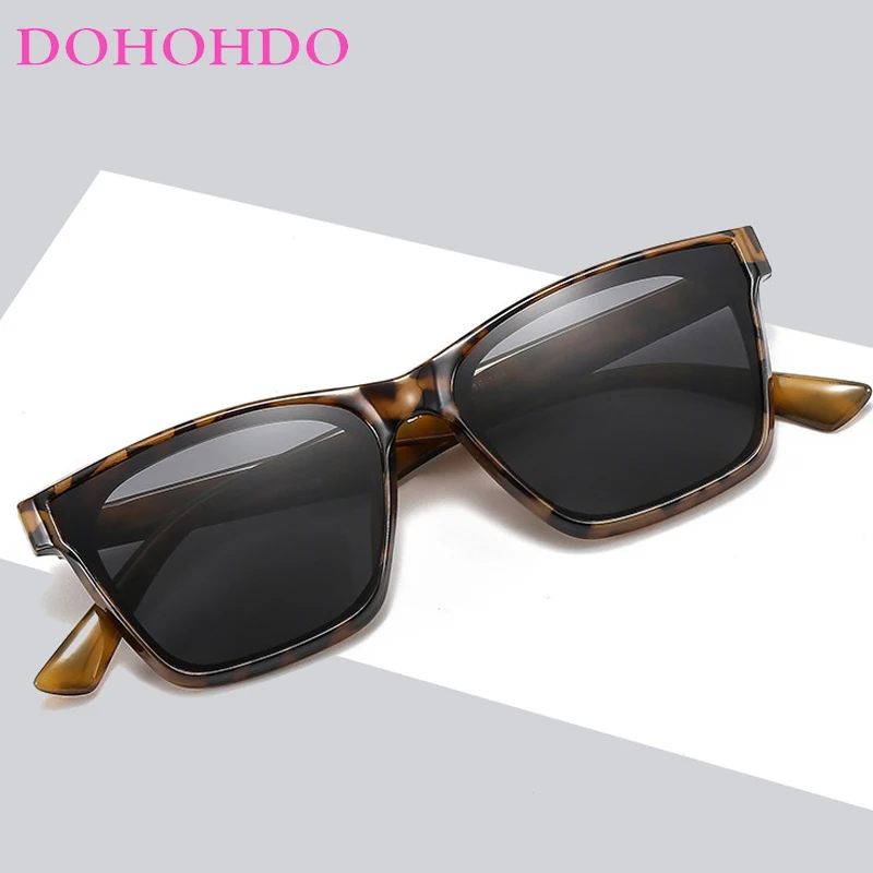 

DOHOHDO Personalized Square Rivet Eyewear For Women Men Adult Beach Sunglasses Vintage Sun Glasses UV400 Oculos de sol feminino