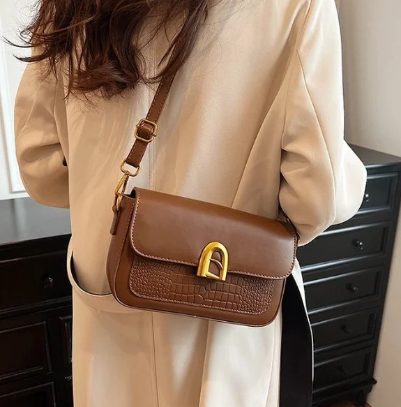 

Simple Small Square Bag for Women, Fashionable and Elegant Handbag, Versatile Temperament Oblique Span Bag