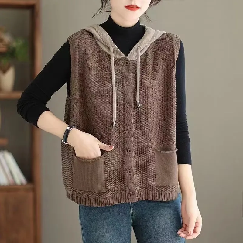 2024 New Hooded Knitted Vest Coat Women Spring Autumn Sweater Sleeveless Jacket Design Sense Fashion Waistcoat Female Knit Tops