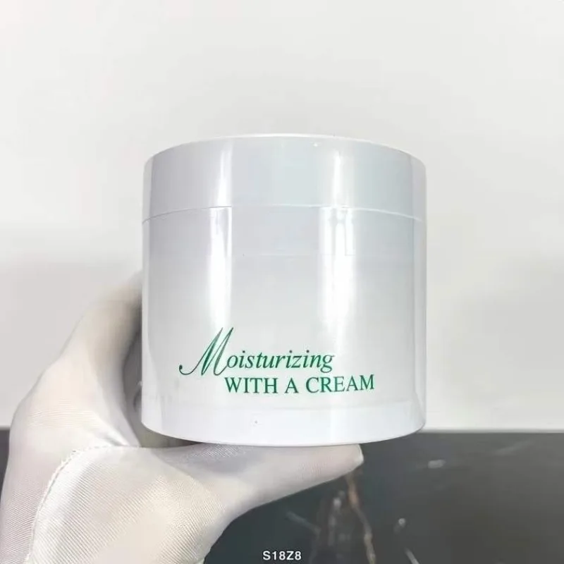 Makeup Tool Kits Moisturizing With A Cream