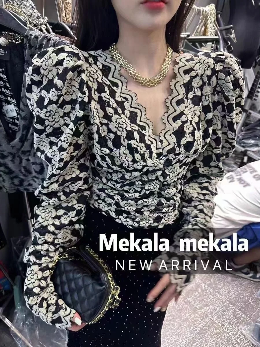 

Retro Lace Splicing Long Sve irt Women's Design Slimming Top Korean Sle Commute Faion plus Size V-Ne Floral Pattern