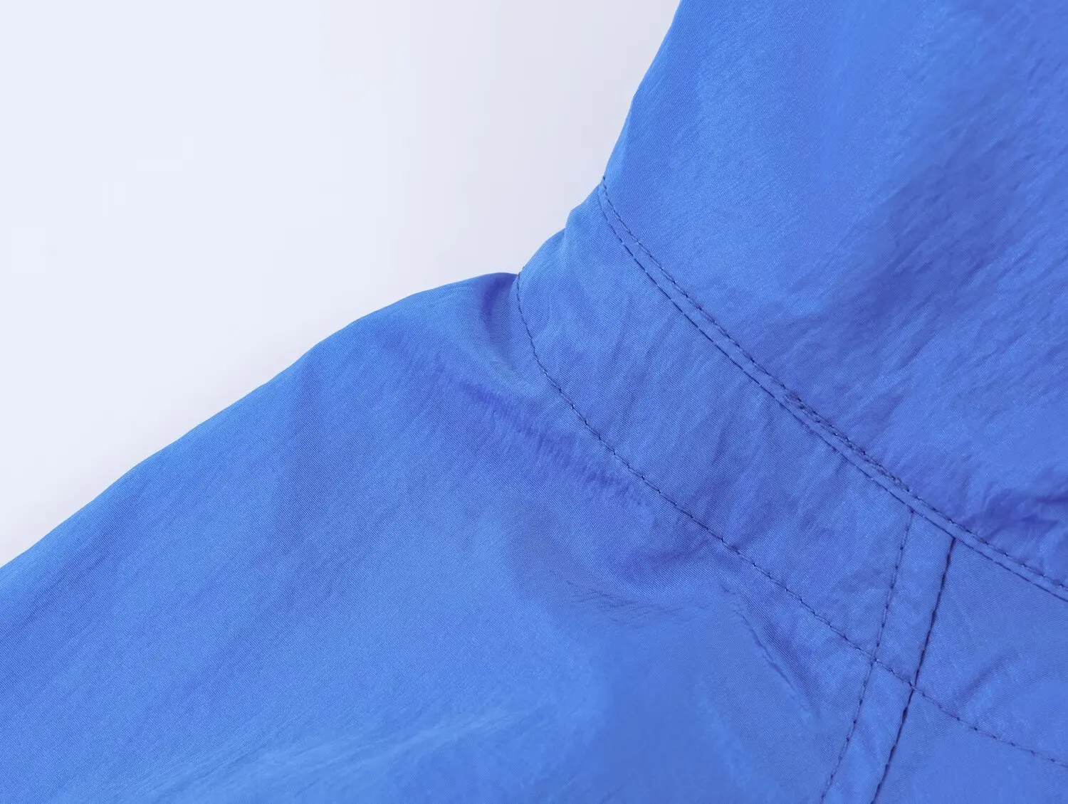 KONDALA Street-Style Stehkragen-Jacke für Damen Minimalistische Lässige Reißverschluss-Jacke Neue 2026 Frühling Sommer Trendige Damenjacken – Detail 7