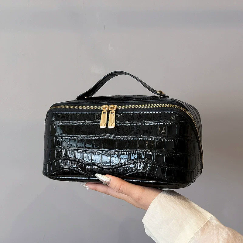 

Alligator Pattern Cosmetics Storage Cases Portable Pillow Bag Large Capacity Travel Organizer Toiletry Wash Travel Makeup Bag
