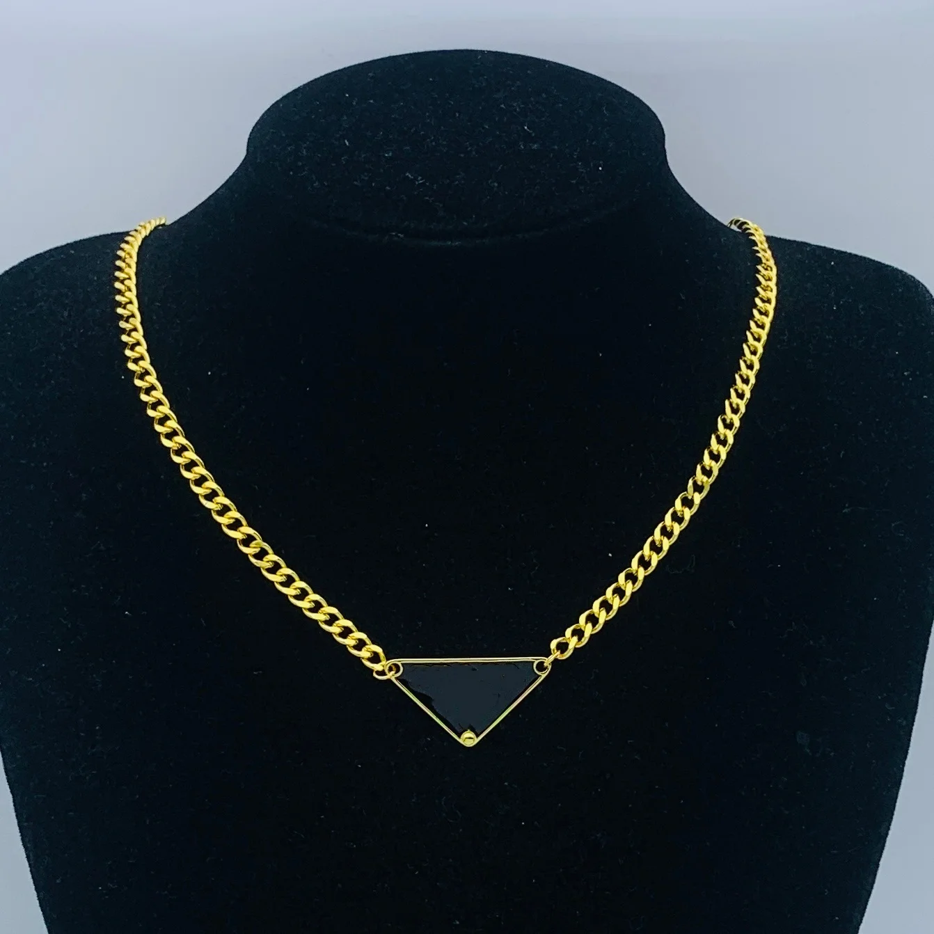 

New Smooth Gold Triangle Pendant Curb Chain Necklace Minimalist Fine Jewelry