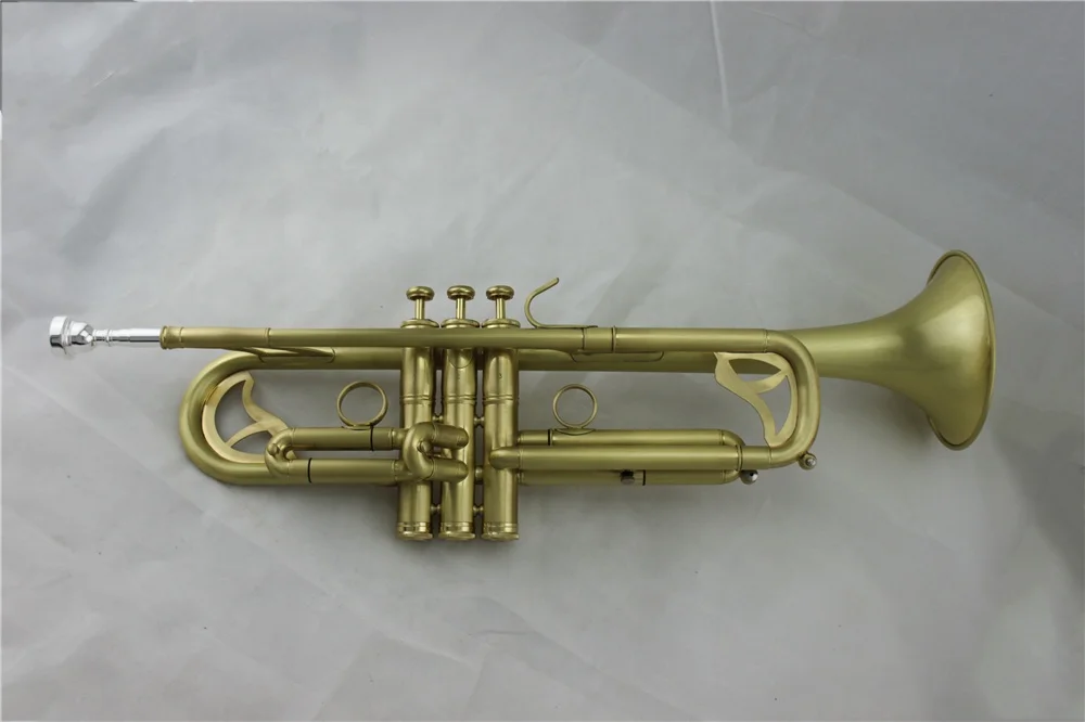 Natural Brass Color Bb Trumpet Polished Finish 3 Piston Valves Musical Instrument For School Band Beginners Practice Players