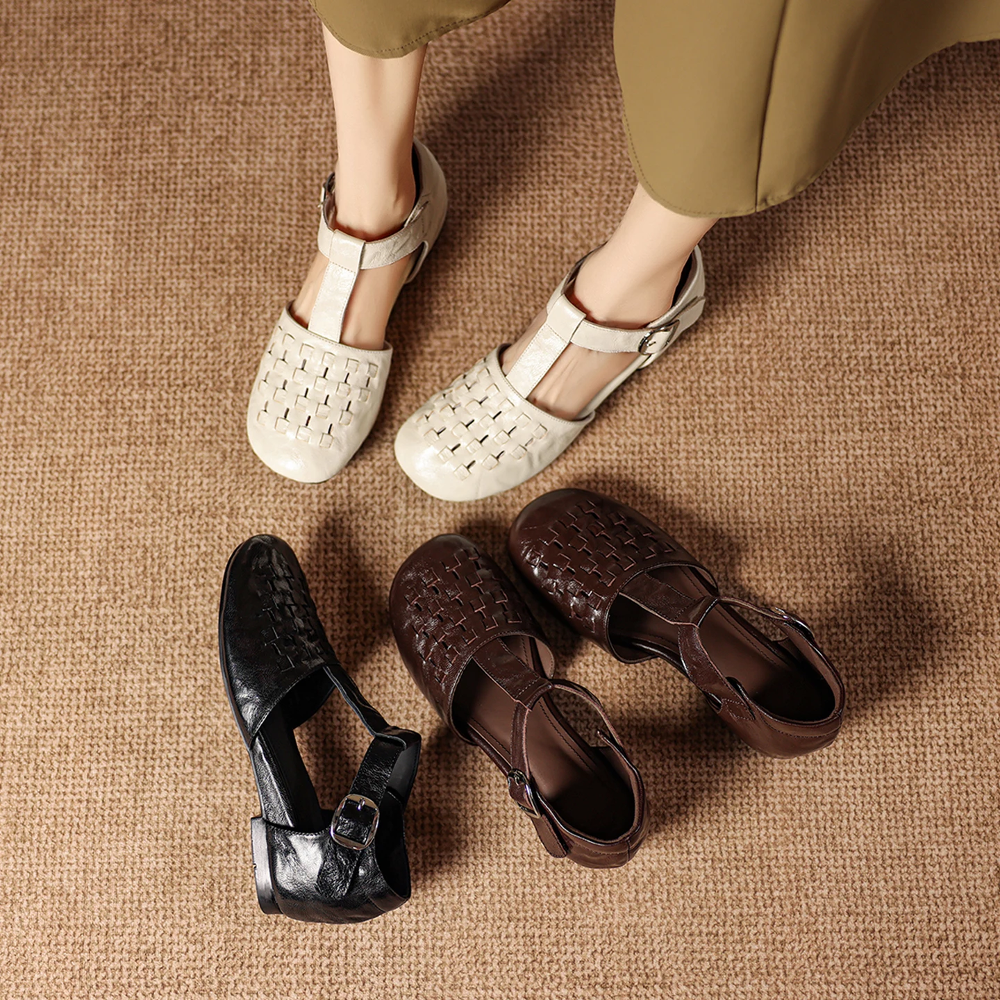 Sandalias de verano 2026 para mujer, de cuero natural, 22-25 cm, tejido de piel de vaca y piel de oveja, punta redonda, con hebilla en T, zapatos de cuña para mujer, a la moda.