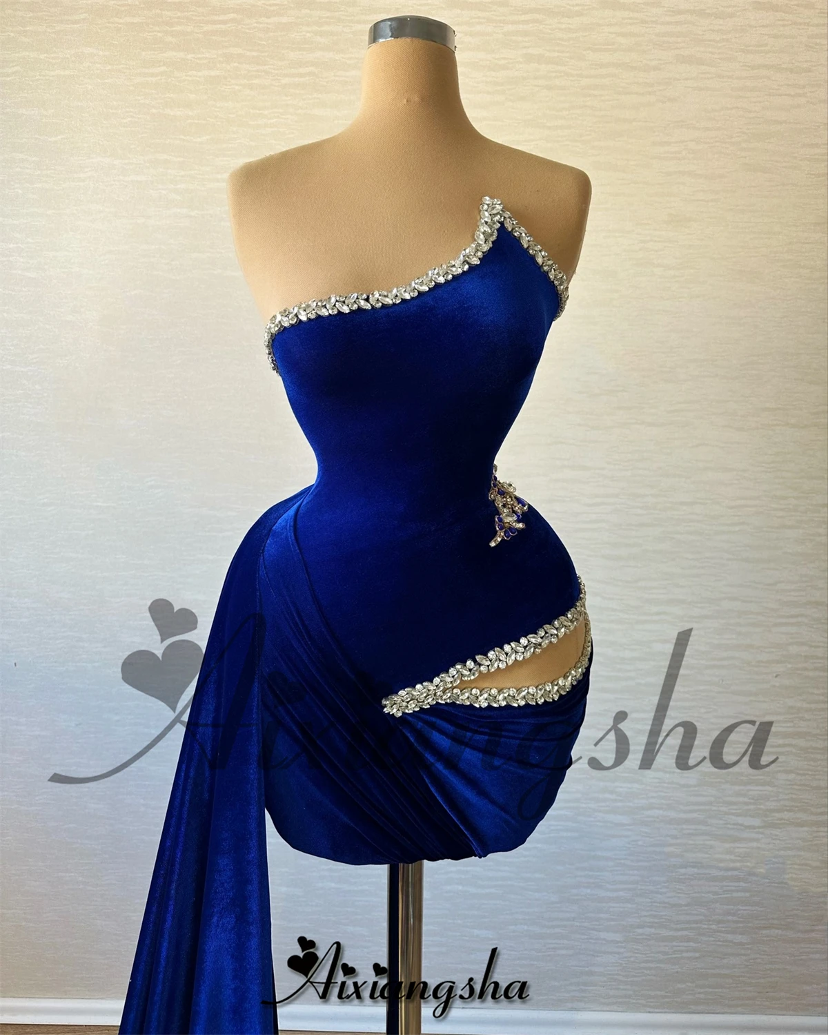 Aixiangsha Fancy Velvet Homecoming Dresses for Women Watteau Train Crystals Cocktail Dresses Vestidos De Gala Customized