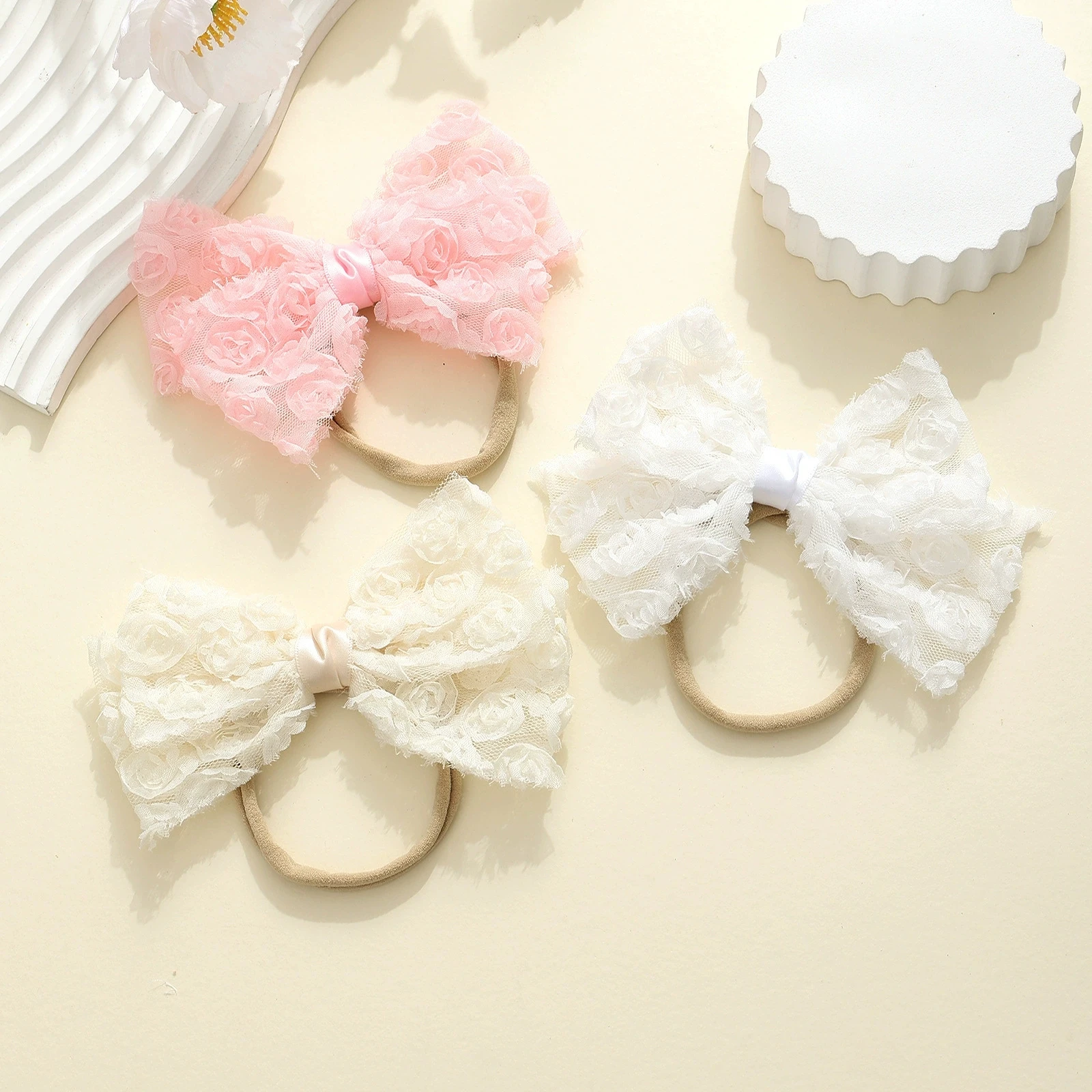 

Набор из 3 резинок для волос для младенцев: банты-розочки, эластичные повязки на голову, нейлоновые резинки для волос телесного цвета, реквизит для фотосессий новорожденных и малышей
