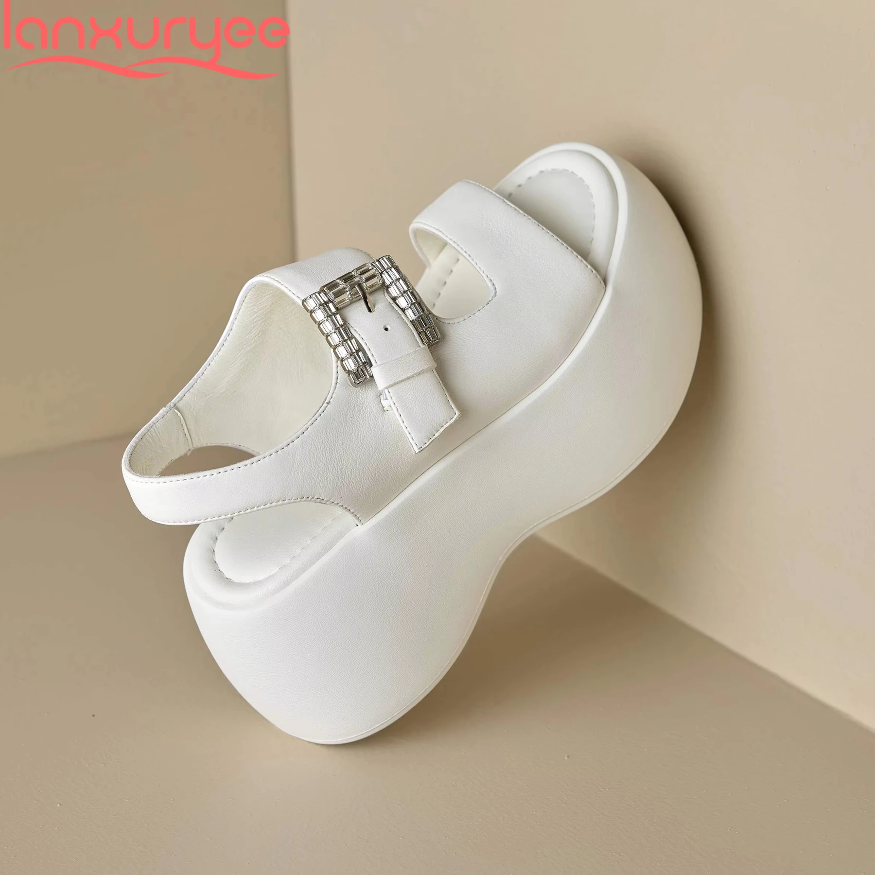 

Lanxuryee, летняя обувь из овчины с открытым носком на высоком каблуке с открытой пяткой, летние туфли на платформе с пряжкой и ремешком, лаконичные модные современные женские сандалии для свиданий