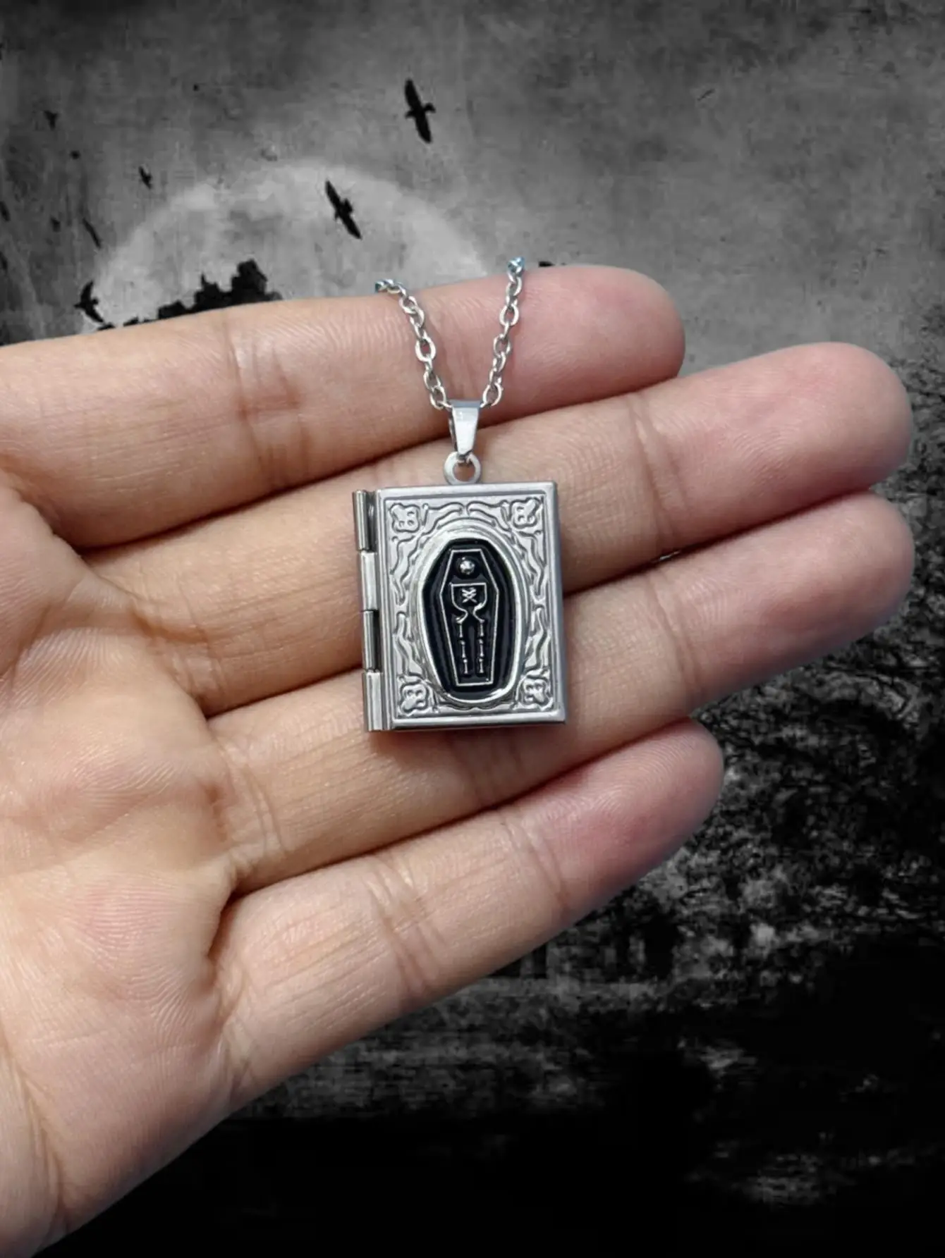 القوطية الرعب التابوت كتاب قلادة للنساء رجل موضة الساحرة مجوهرات اكسسوارات فضية اللون خمر الجمجمة كتاب قلادة ساحرة