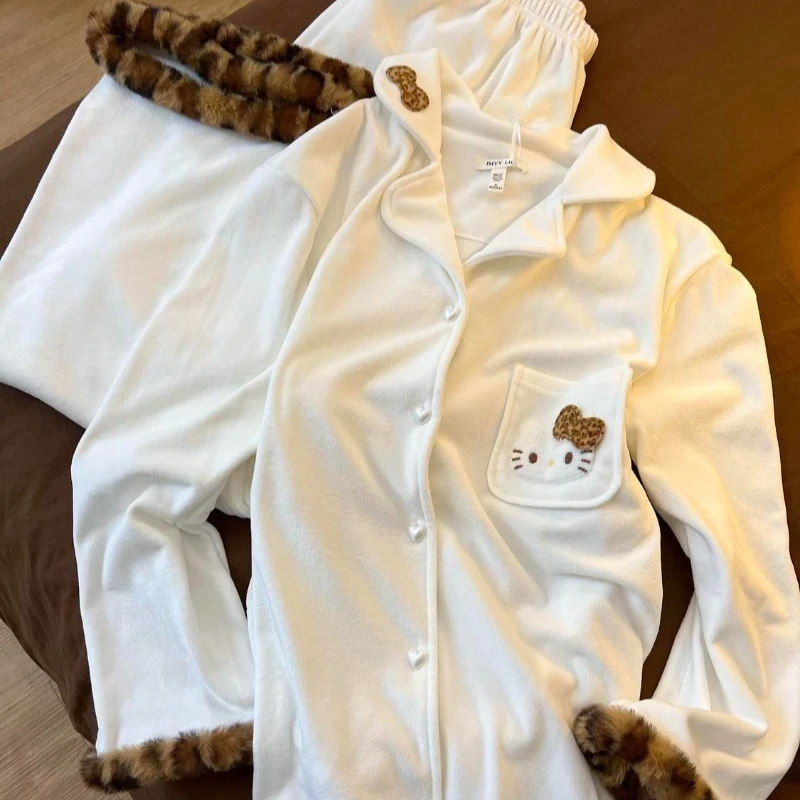 

Немецкая бархатная пижама с леопардовым принтом «Hello Kitty» для девочек, плюшевый комплект домашней одежды с длинными рукавами, который можно носить на улице