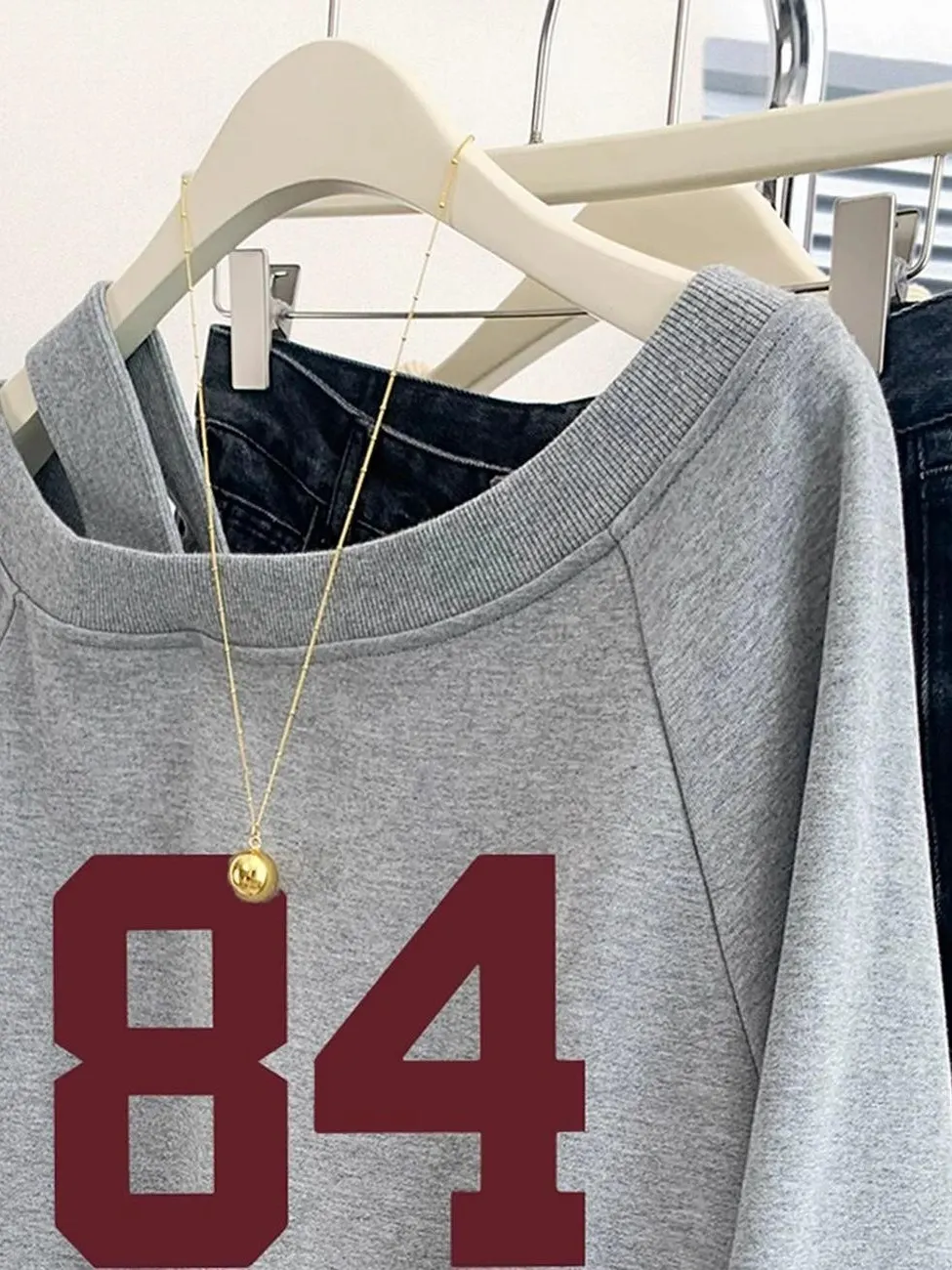 Retro American Letter Print Asymmetrical Shoulder Long Sleeve Women's Sweatshirt Spring Autumn Design Sensation  Loose C...