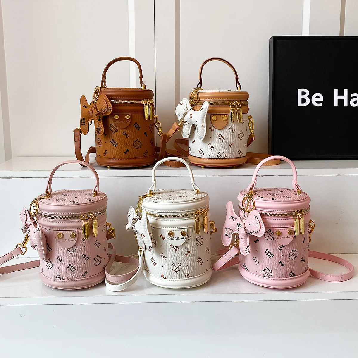 

‌Women's Minimalist Korean Style Printed Bucket Bag, Textured Chic Convertible Top Handle Crossbody Commuter Handbag