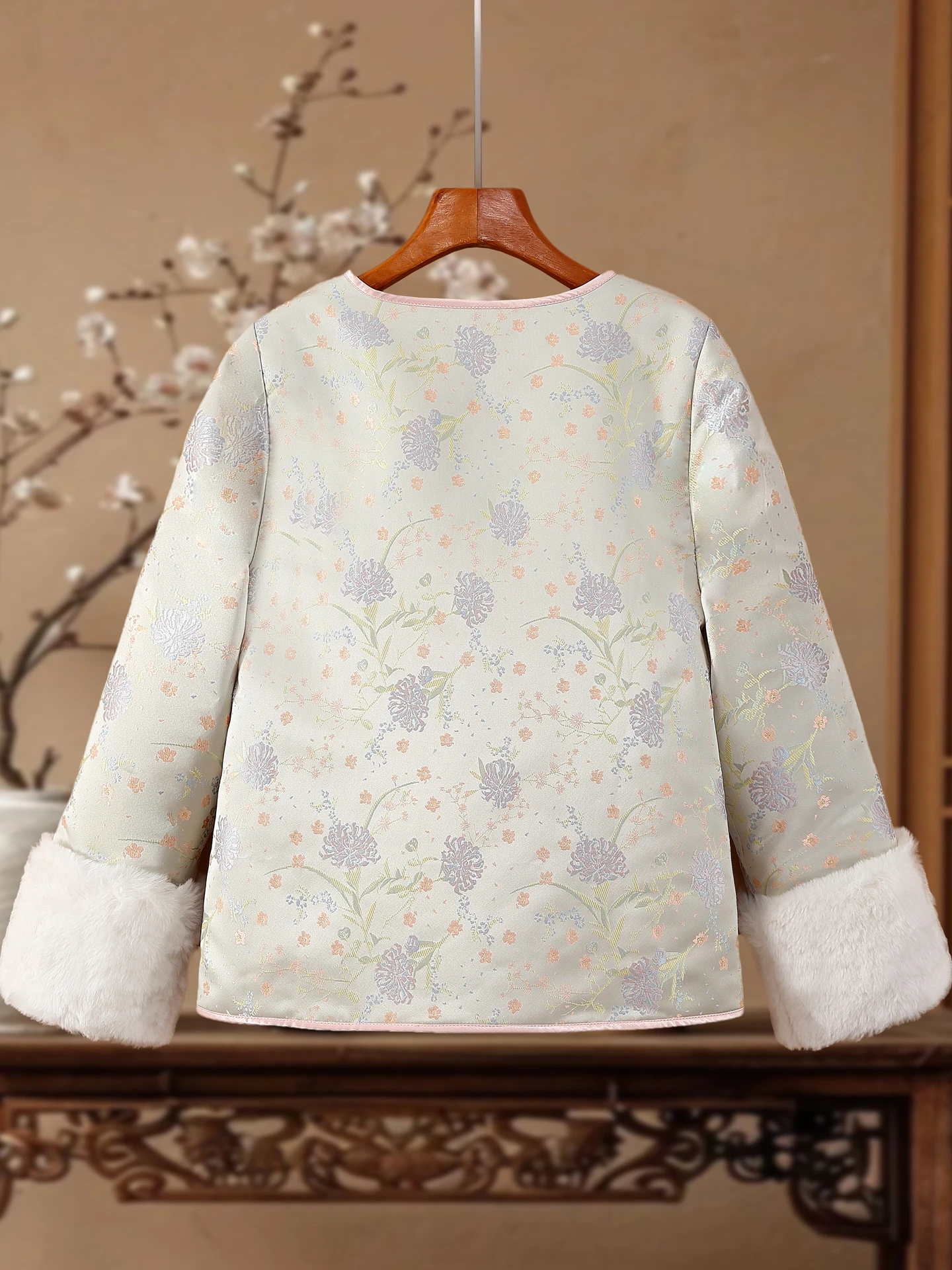 새로운 중국 스타일 자수 실크 코튼 재킷 여성용 겨울 우아한 칼라 루즈 따뜻한 탕 스타일 코튼 코트