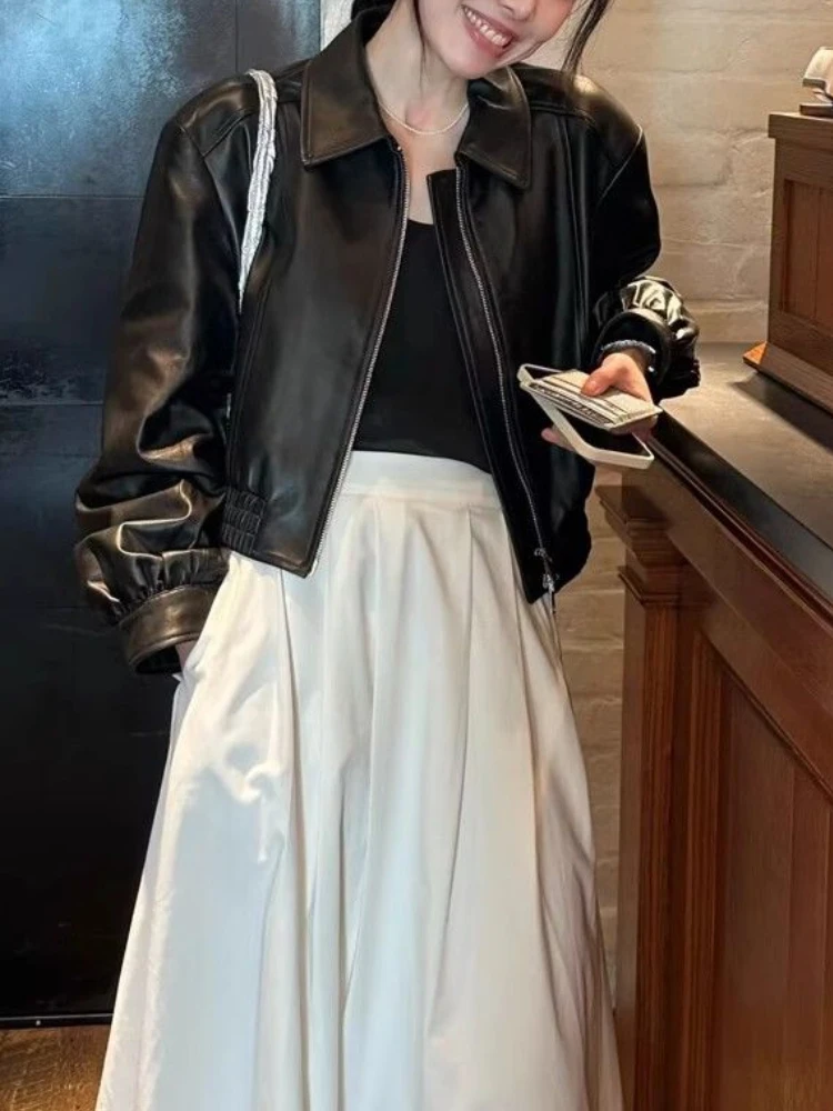 Korean Black Cropped Leather Jacket Women Fashion Moto Biker Zipper Leather Jacket 2024 Winter High Street Leather Coat Female