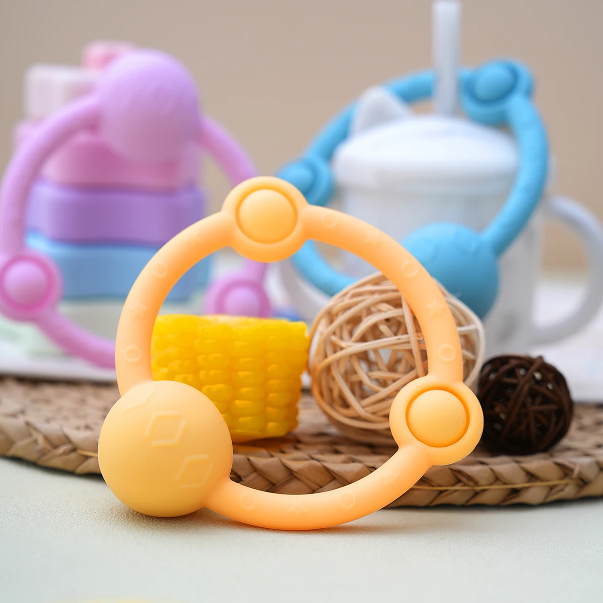 

1PCS Silicone Baby Rattle Toys Baby Teether Toy Round Ring Chewing Toy Baby Educational Interactive Sensory Toys Baby Stuff