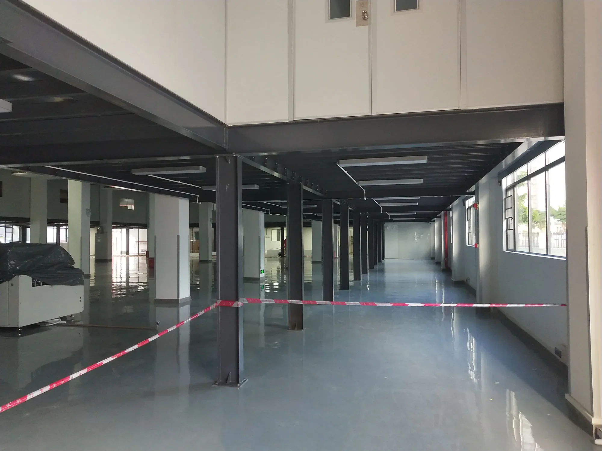 z المنتج تمتد هيكل فولاذي طويل أرضية منصة الميزانين للمصنع