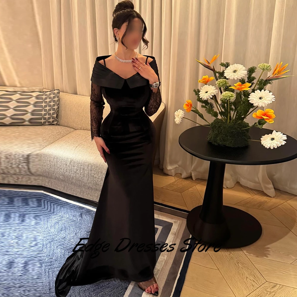 레이스 이브닝 드레스가 있는 블랙 벨벳 맞춤형 인어 오프 숄더 긴 소매 홈 커밍 드레스 현대 파티 가운