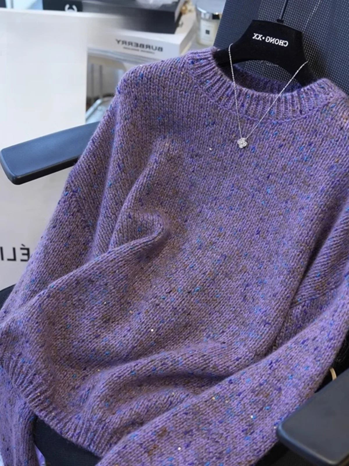 

Женский вязаный свитер Brand Outlet с пайетками, из шерсти и бархата, с цветочным узором, весна-осень, низкий круглый вырез, длинный рукав