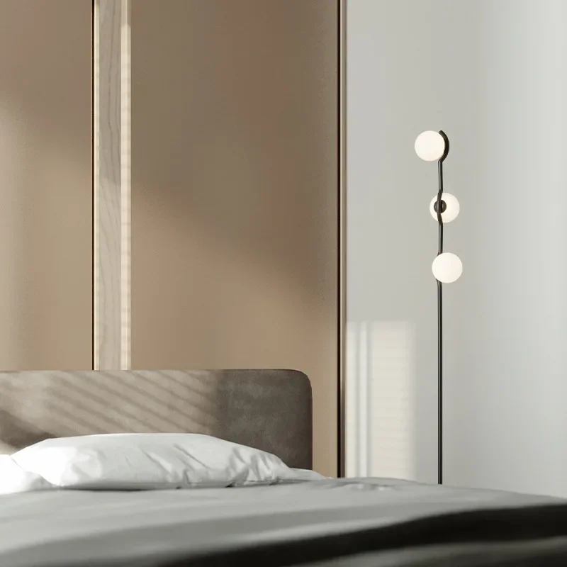 SANDYHA Lámpara de pie de vidrio nórdico Luz LED para sala de estar Dormitorio Tocco decorativo moderno con diseño elegante Perfecto