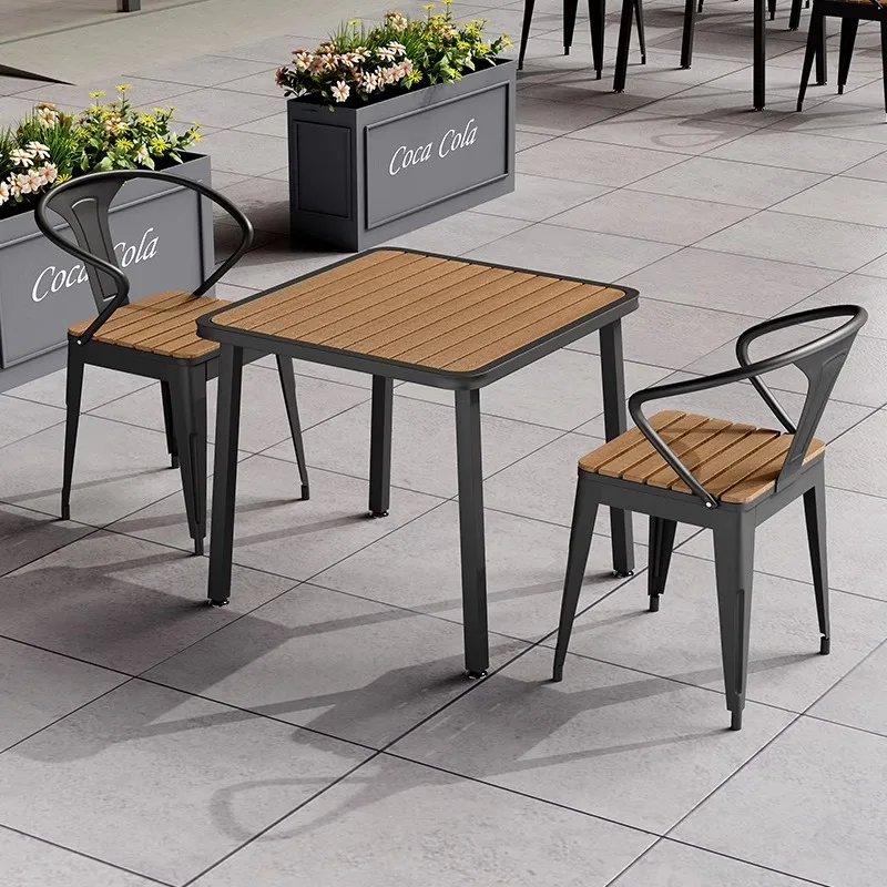 Рисунок 6 - Роскошный современный стол