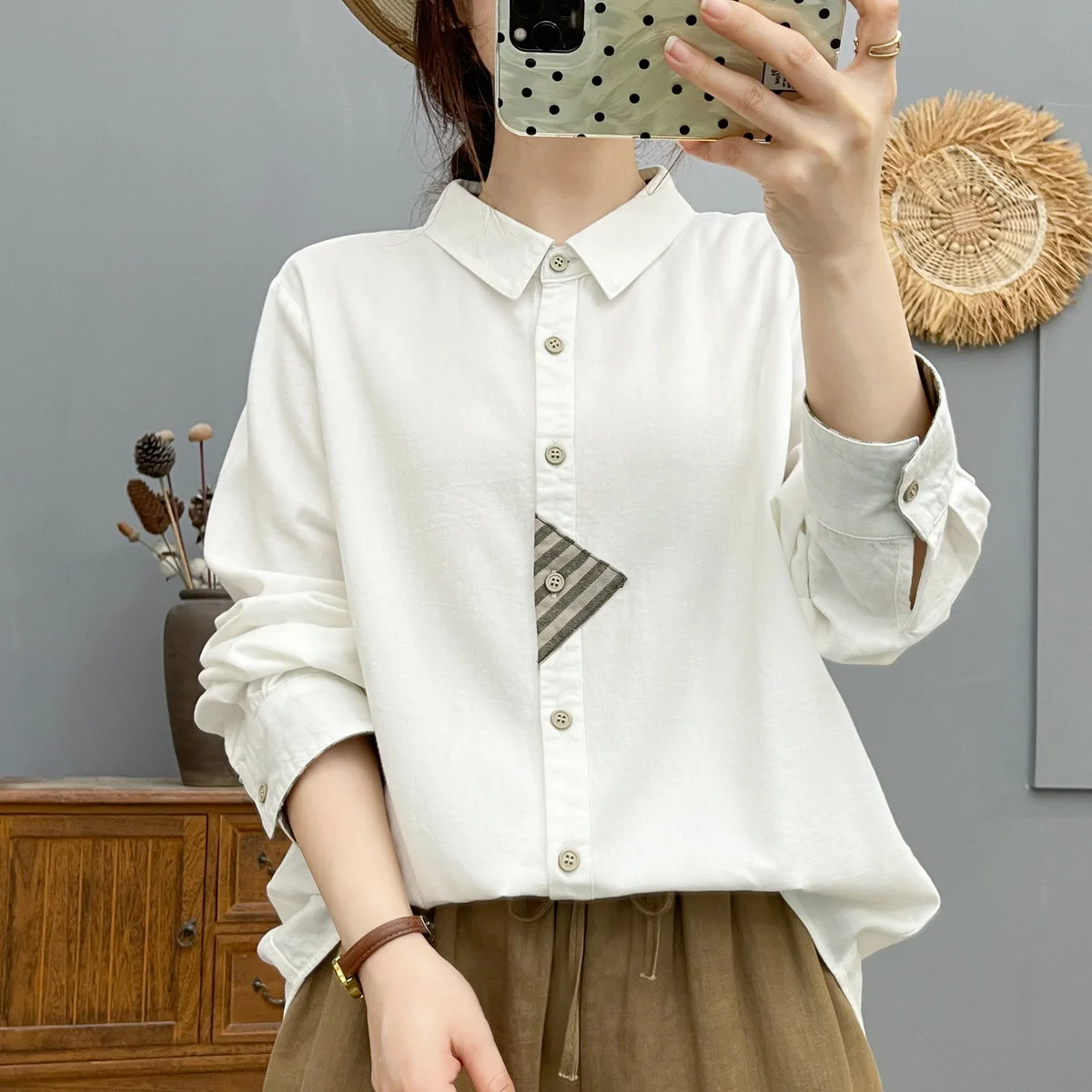 

2025 Original design white pink green gray shirts and blouses for women Japan style cotton brushed winter long sleeve tops