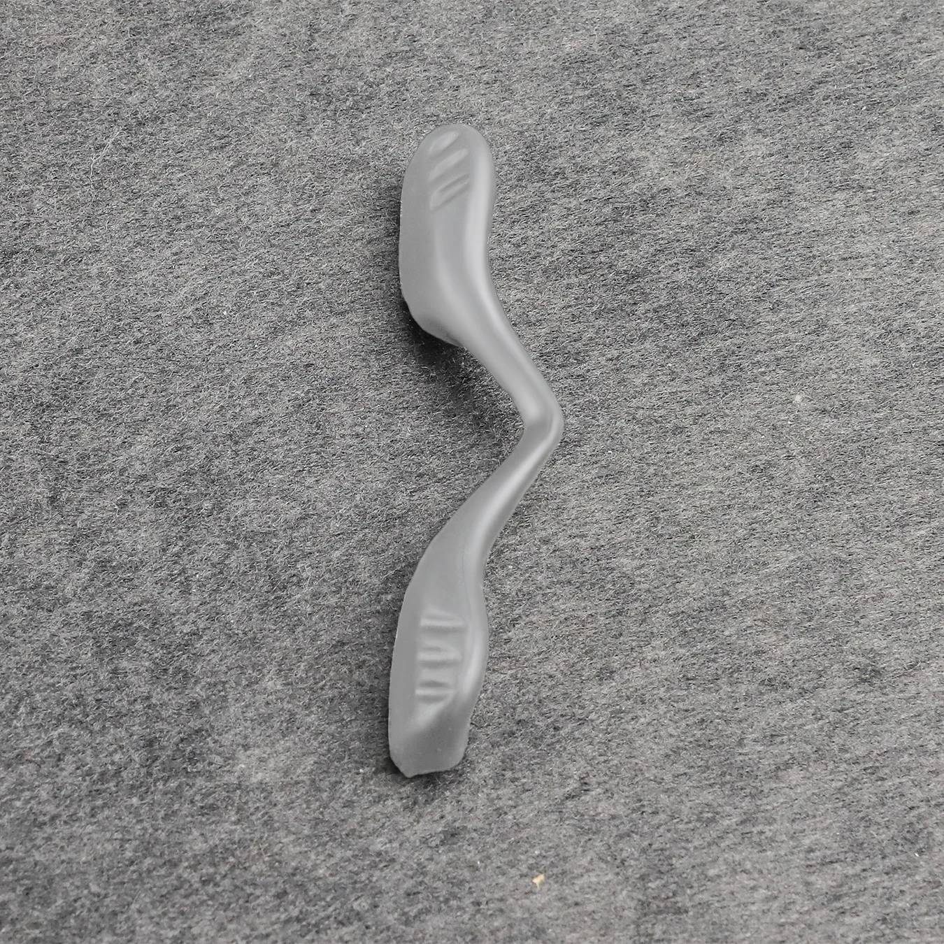 

Grey Replacement Nose Pads Nose Pieces for Oakley Radar Path Edge Range Pitch Pace, Soft Silicone Anti Slip Nose Cushions