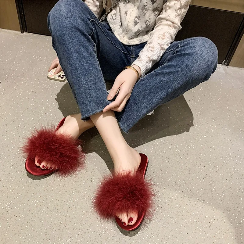 

Уютные пушистые тапочки для осеннего свадебного торжества, свадебные и подружечные тапочки, стильная обувь в тон к утреннему халату невесты