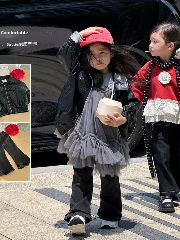 

Модный кожаный комплект джинсов с джинсами и брюками-колокольчиками для девочек, осень 2024, корейский детский износостойкий комплект средней длины...