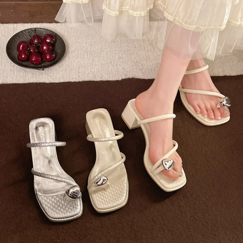 Heiß begehrte 2026 Sommer Damen Flip-Flops mit rautenförmigem Mittelabsatz – Modische High Heels und dünne Absätze