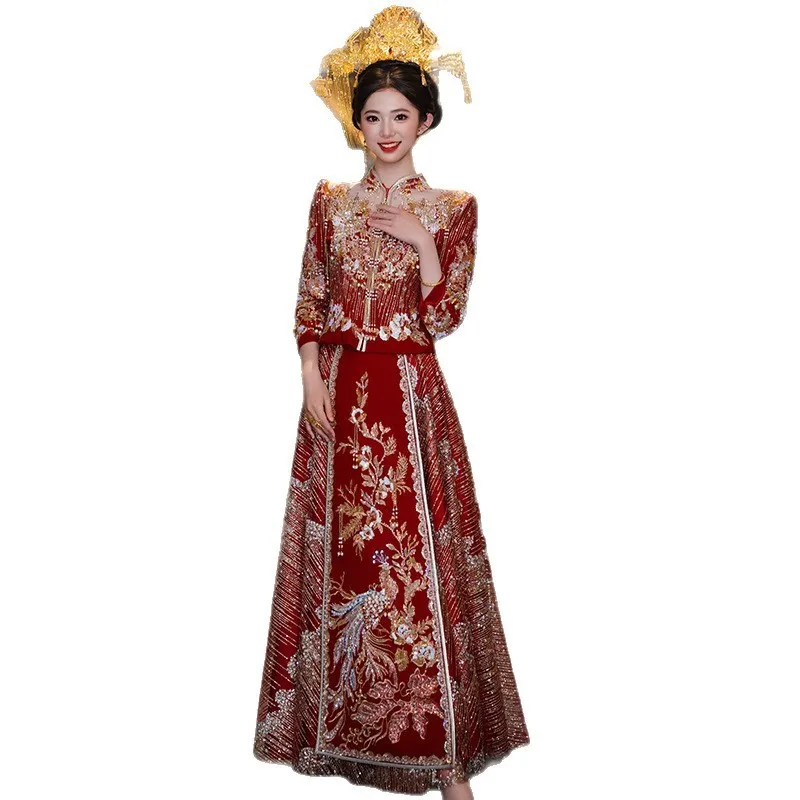 Luksusowe, podnoszone na ramionach korony feniksa dla par i czerwone szaty ślubne, ciężkie, dopasowane suknie do toastów z motywem smoka.