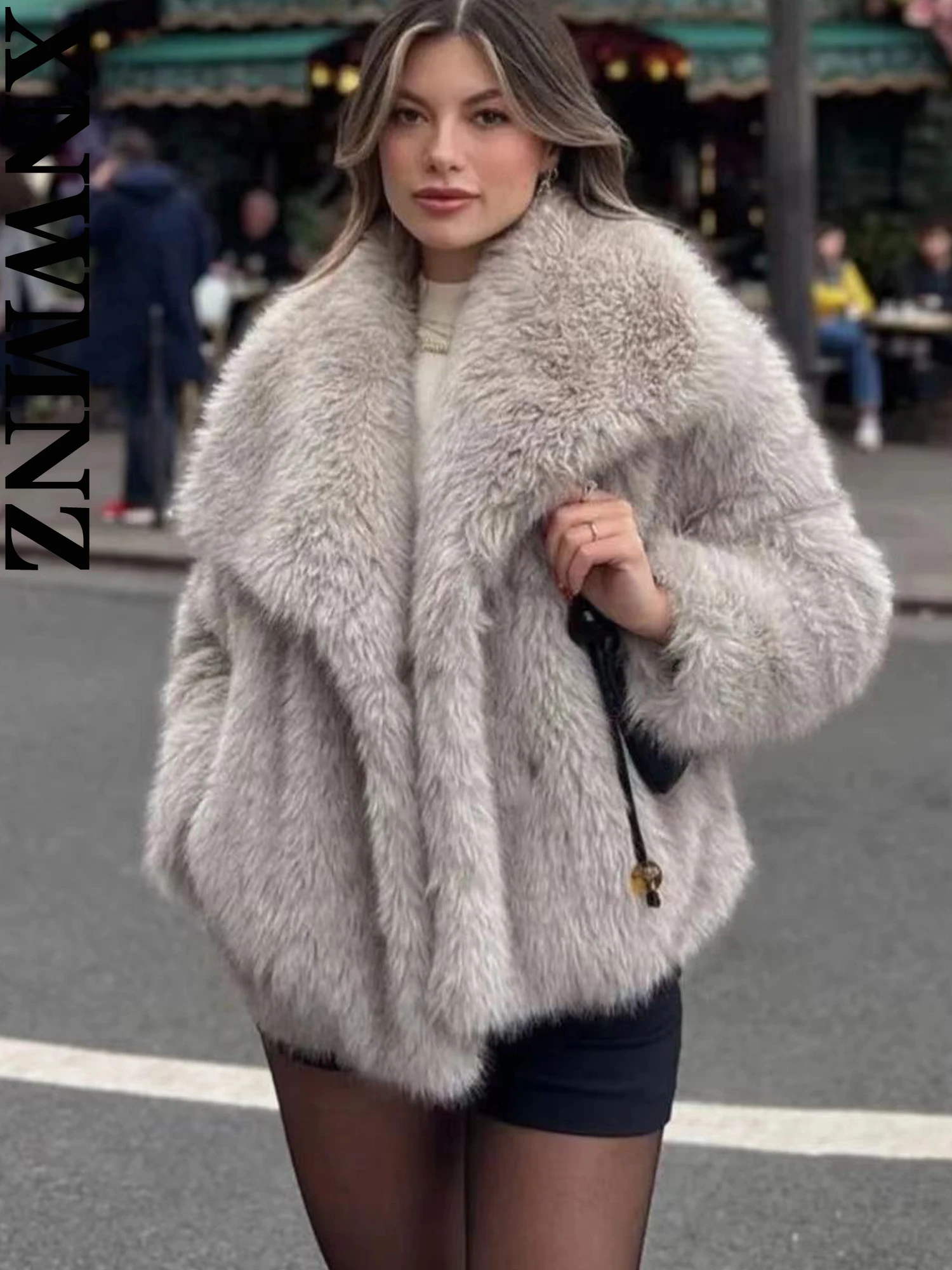 XNWMNZ 2024 Women\'s Fashion Faux Fur Oversized Coats Autumn Winter Thick Warm Jackets High Street Pockets Elegant Outwears