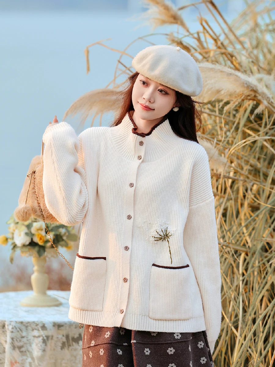 

Новый теплый эластичный вязаный кардиган с высоким воротником и художественной вышивкой для женщин, осень-зима