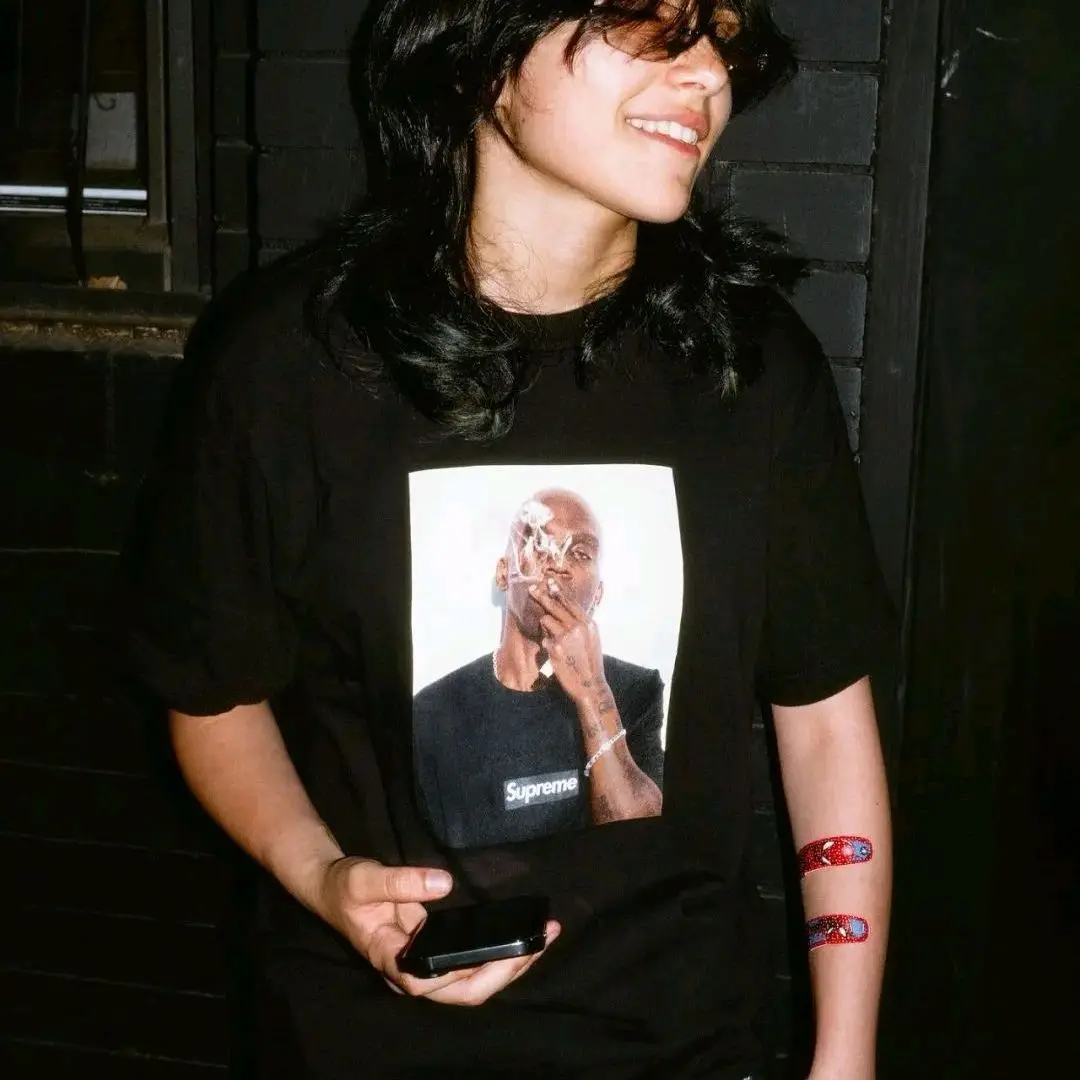 SS25 DEAM BLUNT تي شيرت دين قصير الأكمام زوجين القطن الخالص المطبوعة الشكل فضفاض الجولة الرقبة تي شيرت للرجال والنساء #1