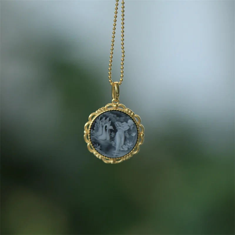 

s925Silver Inlaid Agate Cameo Swan Lake Pendant Vintage Style Niche Pure Silver Chain Gift Box
