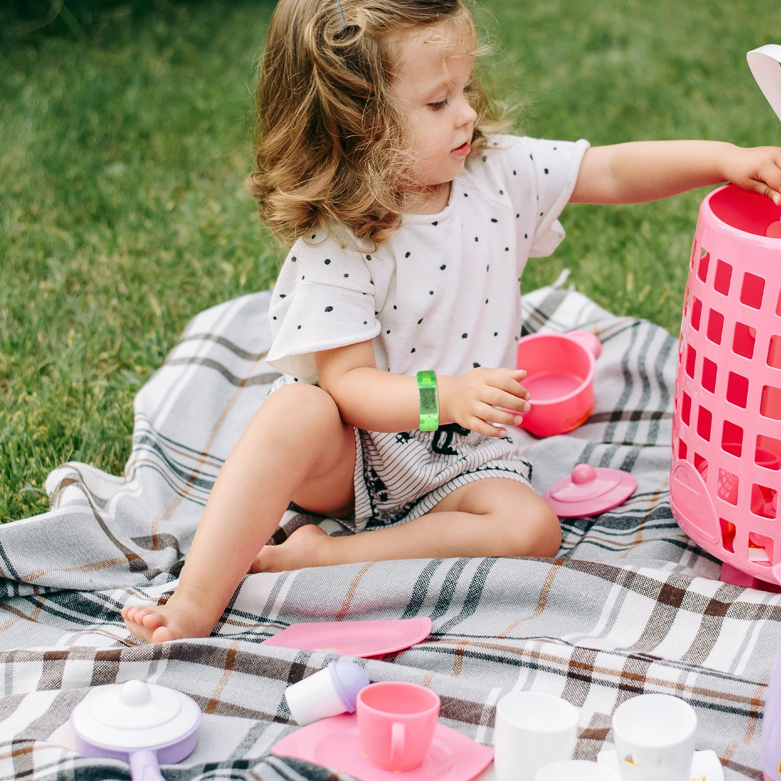 

12Pcs Multicolor Flashing LED Bracelets Light Up Wristbands for Parties Outdoor Events Night Sports Bright Glow Easy on Off