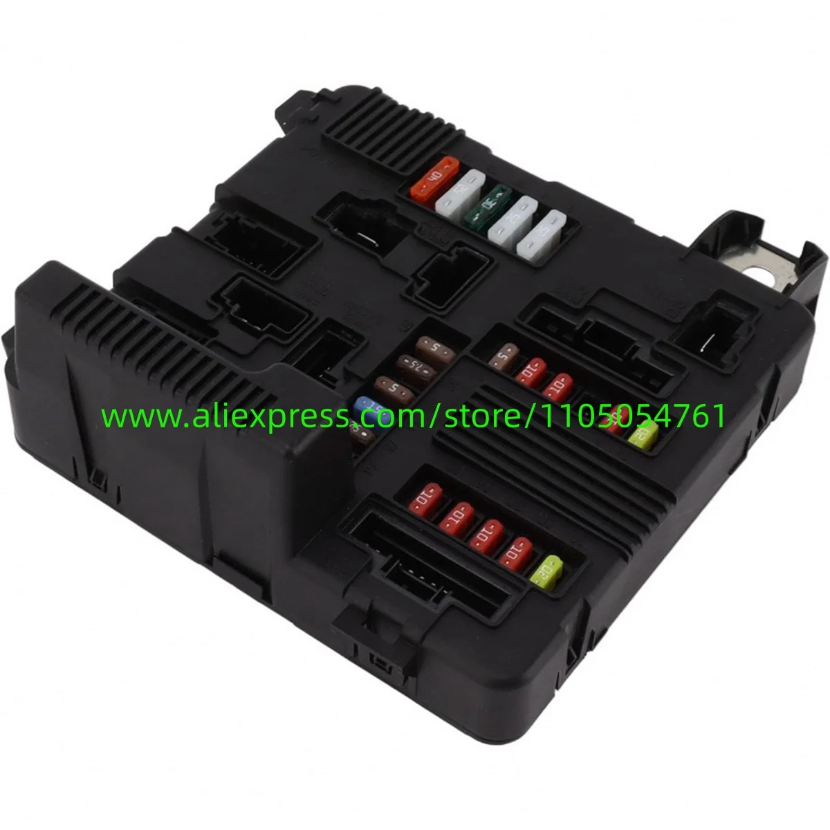 

Applicable to R-ena=ult Megana Landscape car engine fuse box OE 8200306032 8200306033
