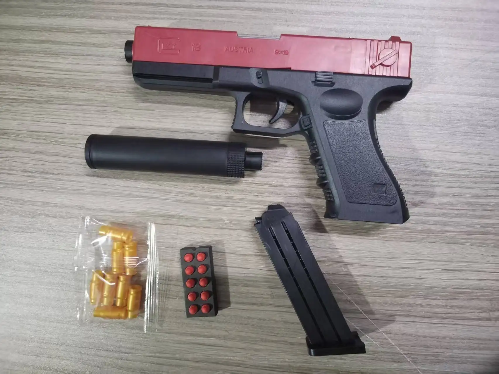 Pistola de Juguete con Expulsión de Cartuchos, Glock 18 Manual con Balas Blandas, Desert Eagle Automática con Balas Duras, Juego al Aire Libre, Regalo para Niños