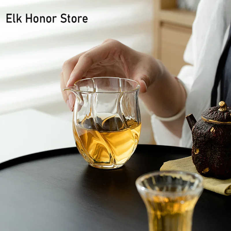 

Ceative Tanspaent Glass Tea Pitcher High Borosilicate Sharing Pot Tea Divider Cha Hai Justice Cup Chinese Tea Set Accessories