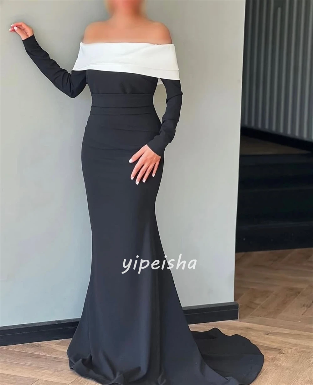 Abiti da sera con pieghe increspate in jersey semplice personalizzato abbinato Abiti lunghi con spalle scoperte a sirena Abiti da cerimonia su misura