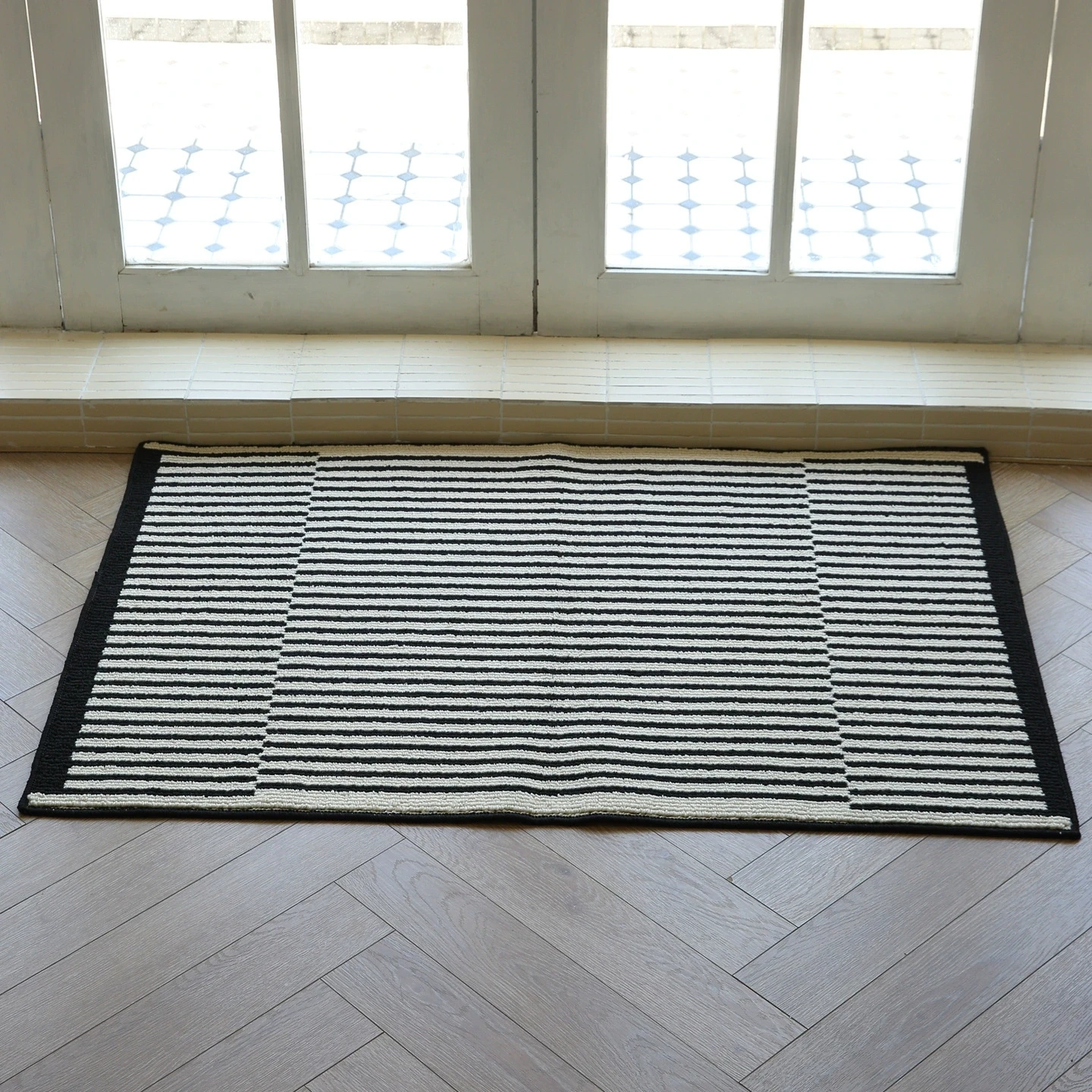Loop Weave Bedroom Rug Long Tufting Stripe Black White Carpet Doormat Bedside Mat Floor Non Slip Tidy Pad Aesthetic Home Decor
