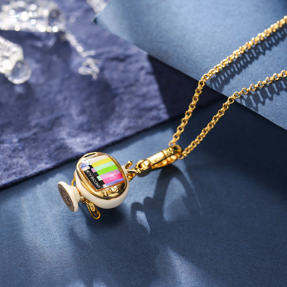 

1Pc Exquisite Enameled Porcelain TV Pendant With Letter Print,Unique Design Bag Charm Necklace For Men And Women,Christmas Gift